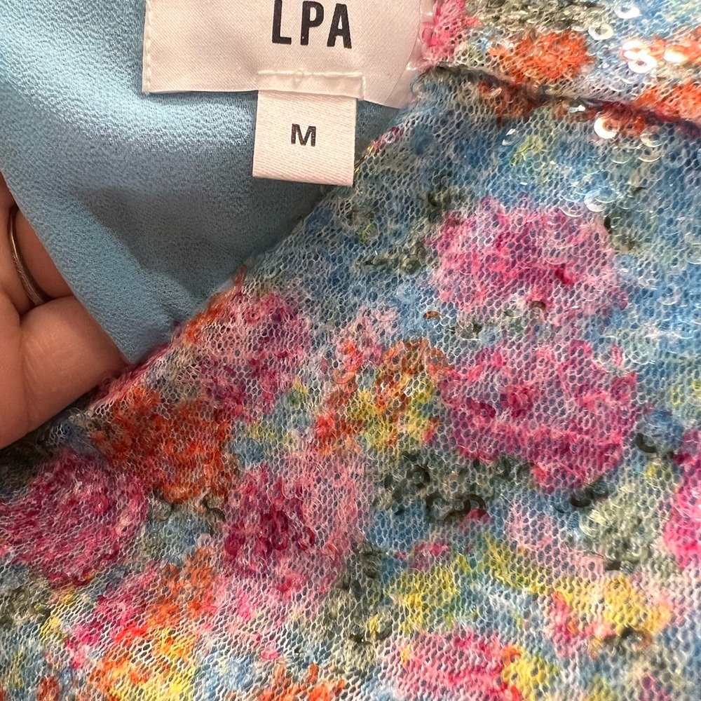 Revolve -LPA - Picture 3 of 4